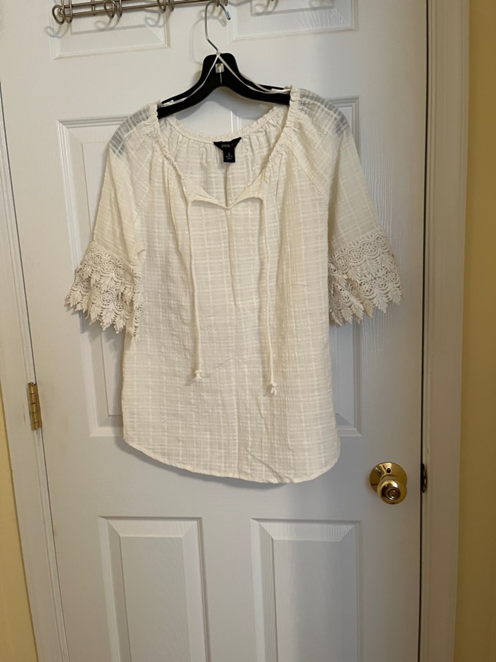 intro. Cream Peasant Blouse with Lace Trim Sleeves
